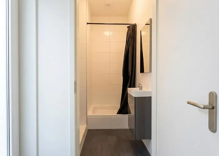 Comfortable 1br & 1lr Prime Location Of *