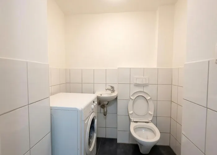 Apartment Comfortable 1br & 1lr Prime Location Of *